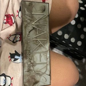 Urban decay smoky naked pallet